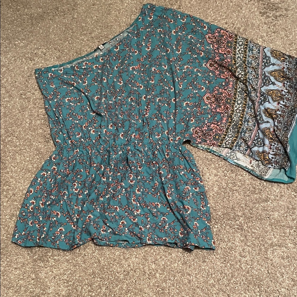 NWOT White Birch Bohemian Teal Floral Print Top with Patterned Sleeve, XL